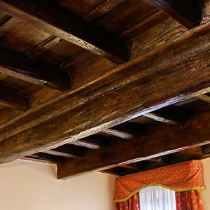 https://domus-julia.it-romehotels.com